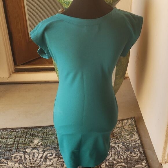 Slim fit embellished dress  - Picture 5 of 7